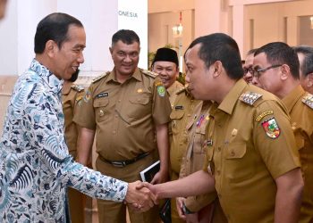 Bertemu Penjabat Kepala Daerah, Jokowi : Bapak Ibu Miring-Miring, Saya Ganti 