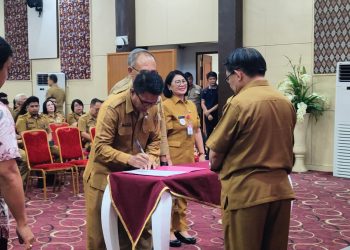 Tahlis Terima Jabatan Kadis Koperasi dan UMKM Provinsi Sulut