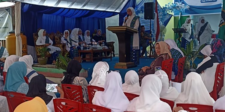 Yasti Hadiri Pelantikan Pengurus BKMT Minahasa Tenggara