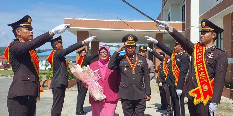 Barisan Pedang Pora Iringi Purna Bakti Mantan Kapolsek Kaidipang