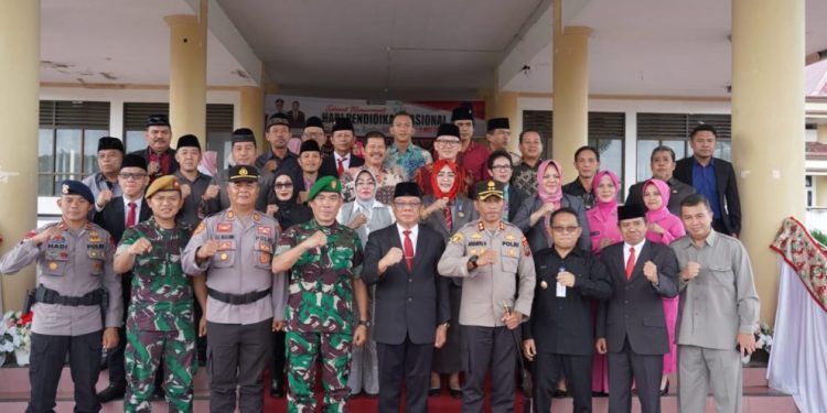 Hardiknas Bolmong Diperingati Upacara Bendera dan Halal Bi Halal Tenaga Pendidik