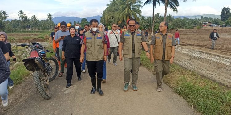 Penjabat Bupati Bolmong Dampingi Tim BNPB Tinjau Kerusakan Dampak Bencana Banjir