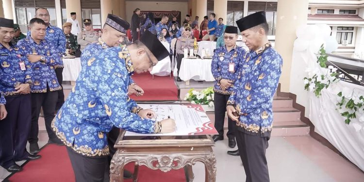 Kepala Perangkat Daerah Teken Komitmen Bersama dengan Penjabat Bupati
