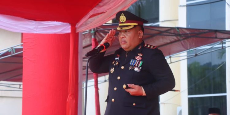 Berpusat di Kantor Bupati, Kapolres Bolmut Pimpin Upacara Hari Bhayangkara ke-78 