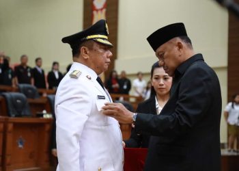Gubernur Melantik Sekda Bolmong Abdullah Mokoginta Penjabat Walikota Kotamobagu