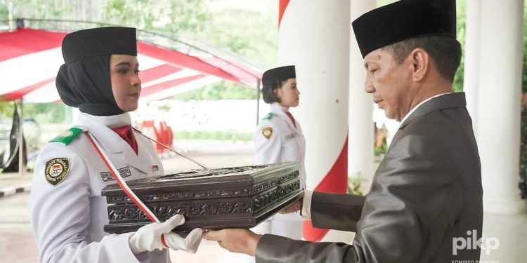 Duplikat Bendera Merah Putih Siap Dikibarkan Dalam Peringatan Hari Kemerdekaan ke-79 