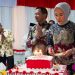 Jusnan dan Istri Tercinta Potong Kue di Malam Kenegaraan Peringatan HUT RI ke 79