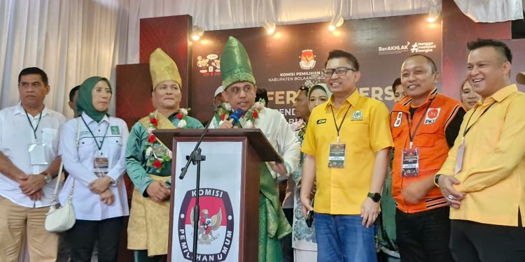 Paslon Yusra Alhabsi-Dony Lumenta Resmi Mendaftar di KPU