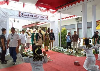 Paslon ‘The Winner’ Diantar Ribuan Masa Mendaftar di KPU Kotamobagu