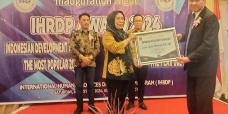 Lasya Mamonto Terima Penghargaan Indonesian Development Award 2024