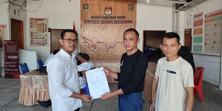 Limi Bacalon Bupati, KPU Kaji Laporan JPPR