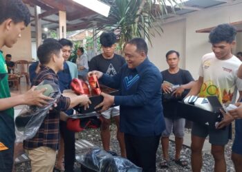 Sasana Petinju se Kotamobagu Terima Bantuan Kepala BP2MI RI Benni Rhamdani