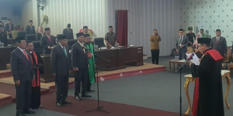Tiga Pimpinan Definitif DPRD Bolmut Resmi Dilantik