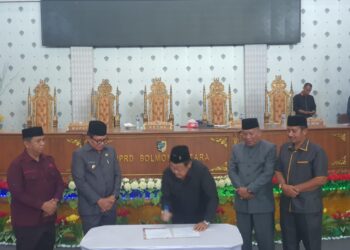 Tok !!! DPRD Bolmut Tetapkan Sirajudin Lasena dan Mohamad Aditya Pontoh Bupati Dan Wabup Terpilih Pilkada 2024 