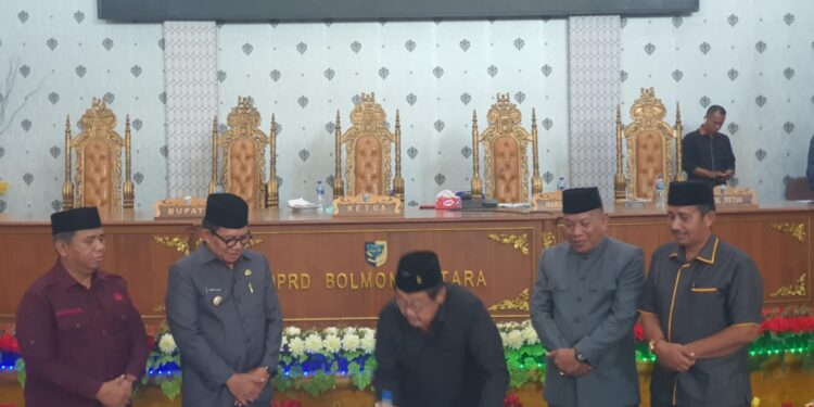 Tok !!! DPRD Bolmut Tetapkan Sirajudin Lasena dan Mohamad Aditya Pontoh Bupati Dan Wabup Terpilih Pilkada 2024 