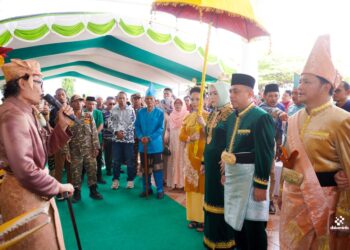 Yusra Al-Habsyi Terima Gelar Adat ‘Punu’