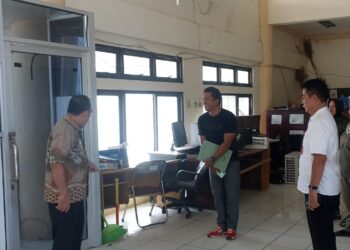 Bupati dan Wabup Tinjau Kerusakan Kantor Daerah