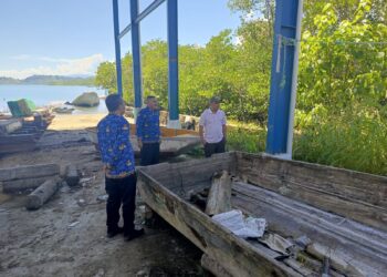 Bupati Yusra Al-Habsyi Meninjau Tempat Pembuatan Kapal Nelayan Desa Sauk