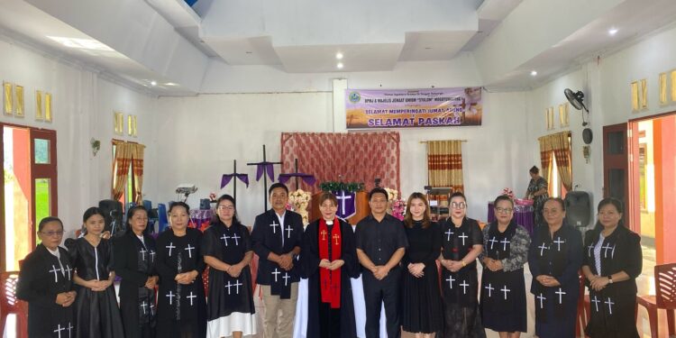 Peringatan Hari Paskah Dalam Damai dan Kasih Tuhan Wakil Bupati Bolmong Bersama Keluarga