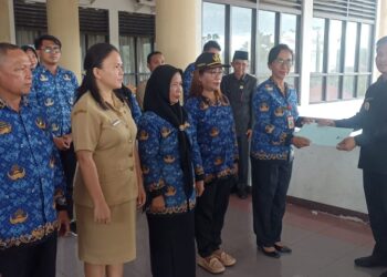 Wakil Bupati Serahkan SK Plt Kepala Sekolah