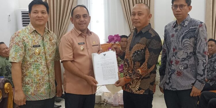 Yusra-Don Komitmen Pangkas Kebutuhan Stafsus Bupati