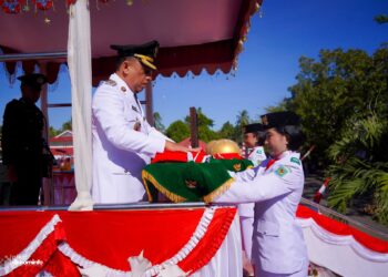 Merah Putih Dikibarkan, Peringatan HUT RI ke 80 di Kota Lolak