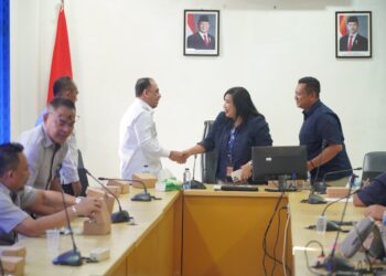 Bupati Yusra Alhabsyi Bertemu Pihak Angkasa Pura Bandara Samratu dan PT. Lion Air