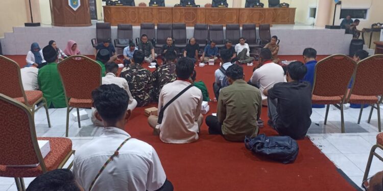 OKP Keluhkan DPRD Malas Masuk Kantor