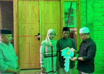 Cerita Bupati Sirajudin Pernah Tinggal di Lantai Beralaskan Tanah Saat Tutup Penyerahan RTLH 