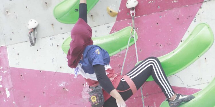 Atlet Panjat Tebing Boltara Sumbang Perunggu di Porprov Sulut 2025