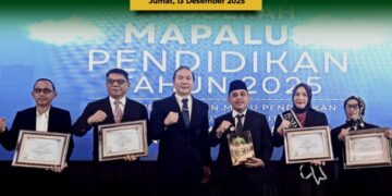 Pemda Bolmong Terima Penghargaan Anugerah Mapalus Pendidikan 2025