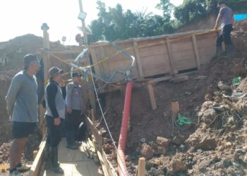 Polres Boltara Police Line Aktivitas PETI di Desa Busato