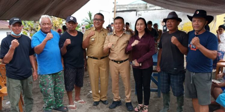 Gotong Royong Pembersihan Puing Kebakaran di Modayag, Wujud Kepedulian Pemerintah dan Masyarakat