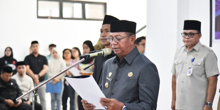 Bupati Oskar Manoppo Lantik Pejabat Administrator dan Pengawas Pemkab Boltim