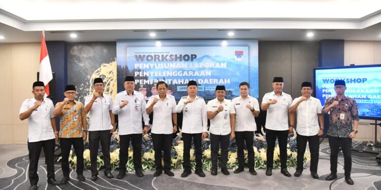 Wakil Bupati Argo Sumaiku Resmi Menutup Workshop Penyusunan LPPD Kabupaten Boltim Tahun Anggaran 2025