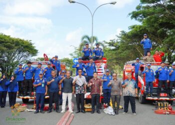 Wabup Dony Lumenta Serahkan Peralatan Damkar Akomodir Tiga Kecamatan