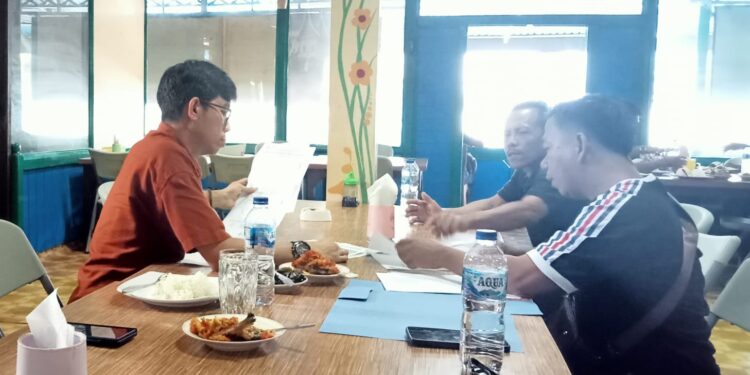 Konsultasi dengan Pengacara, Warga Buyat Barat Bersama Jemi Nano Bawa Dugaan Kasus Serobot Tanah ke Jalur Hukum 