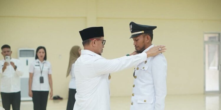 Bupati Tunjuk Dzulkifli Alim Jadi Pj Sangadi Desa Kuala Gantikan Israfil Mokodompis